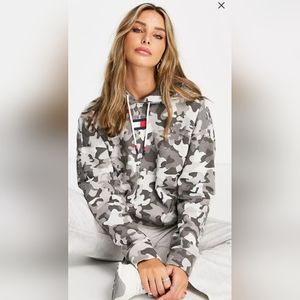 NWOT Tommy Sport Oversized Camp Hoodie
